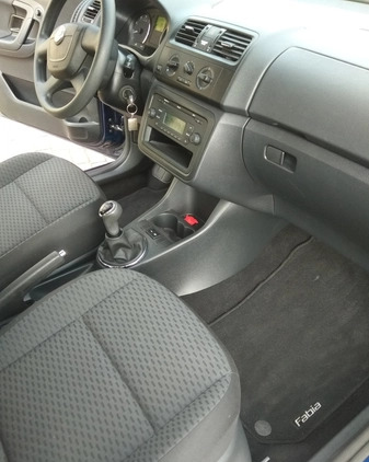Skoda Fabia cena 21900 przebieg: 43500, rok produkcji 2011 z Konin małe 232